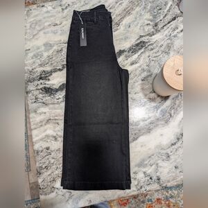NWT Galmint Black Wide Leg Crop Size 6 Women